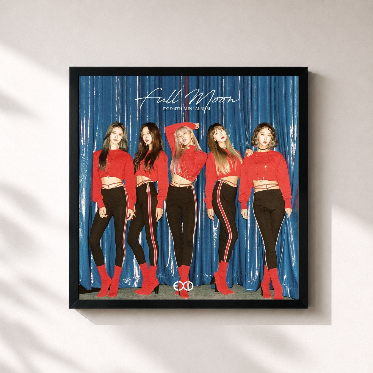 #noir Tableau carré de l'album Full Moon de EXID, cadre noir 32x32 cm