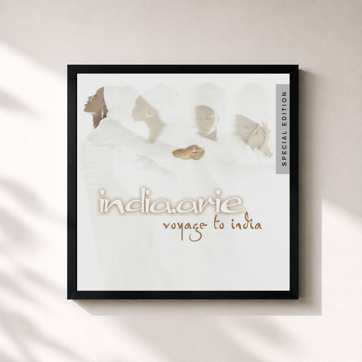 #noir Tableau carré de l'album Voyage To India - Special Edition de India.Arie, cadre noir 32x32 cm