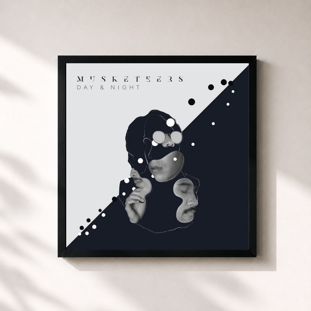 #noir Tableau carré de l'album Day & Night de Musketeers, cadre noir 32x32 cm