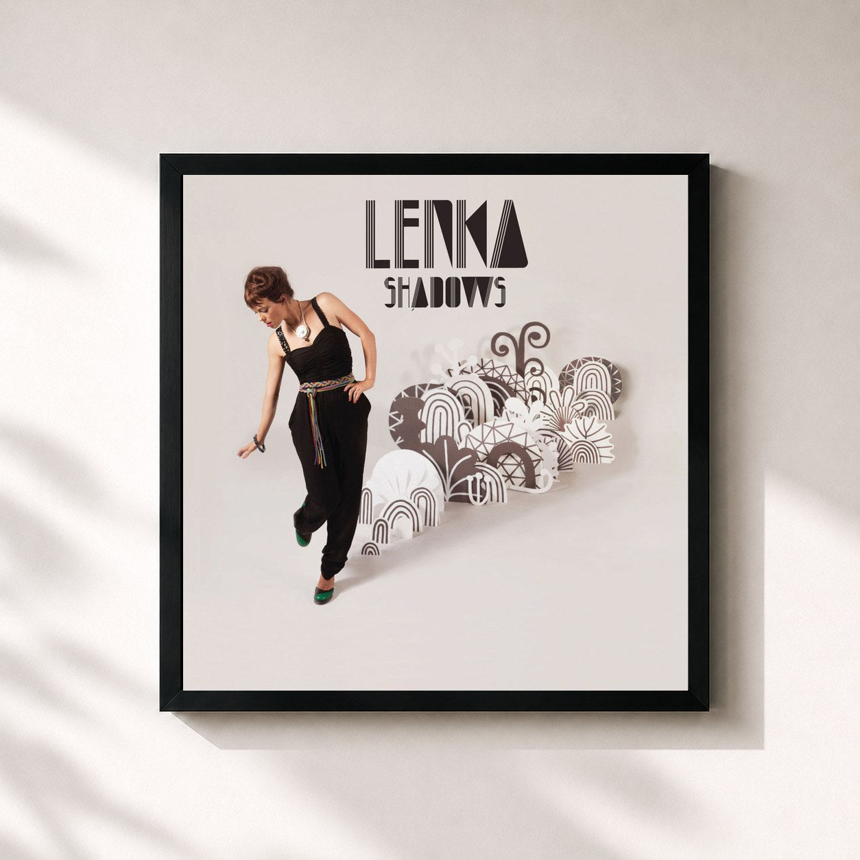 #noir Tableau carré de l'album Shadows de Lenka, cadre noir 32x32 cm