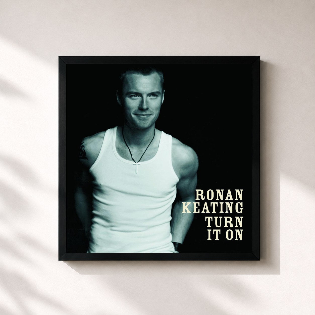 #noir Tableau carré de l'album Turn It On de Ronan Keating, cadre noir 32x32 cm