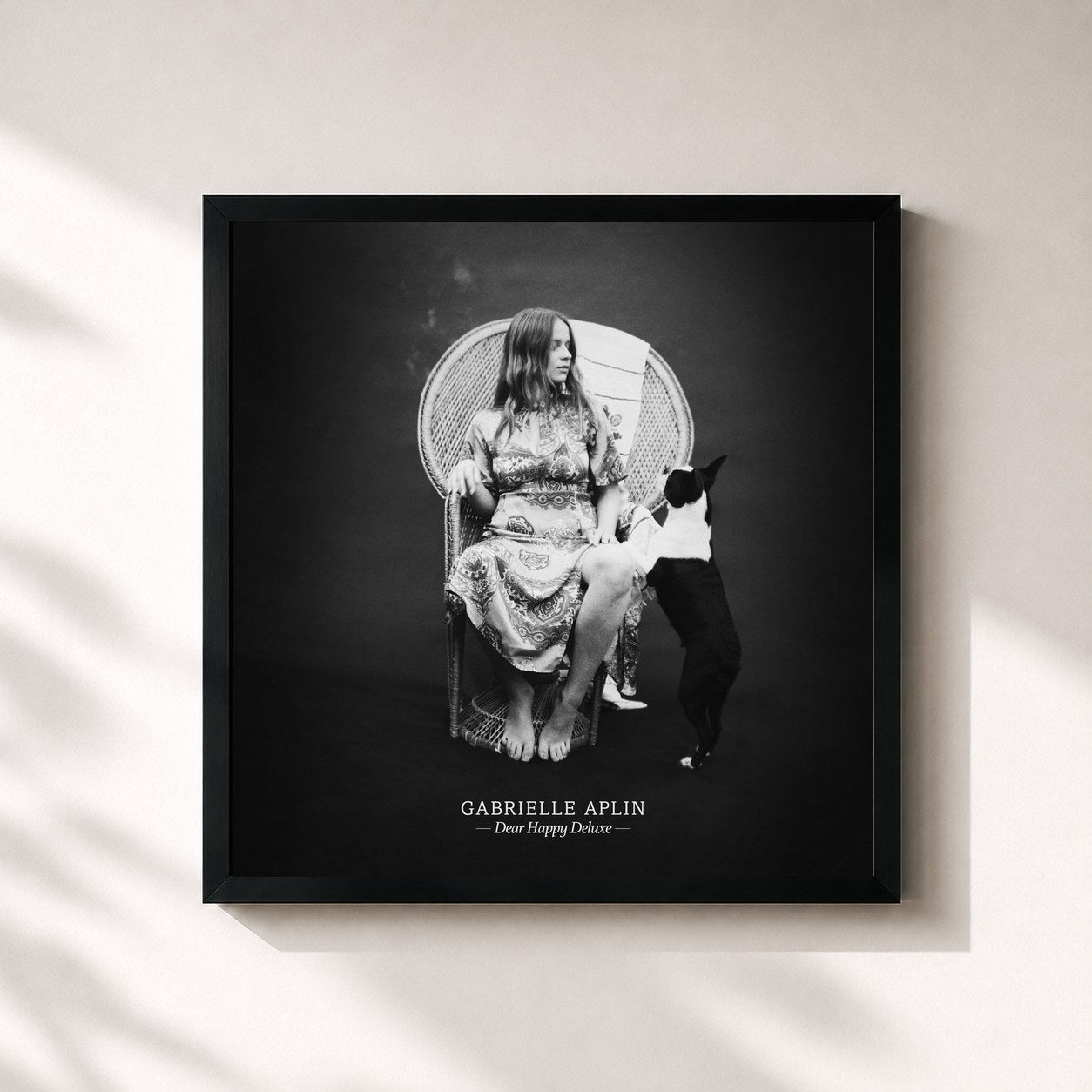 #noir Tableau carré de l'album Dear Happy Deluxe de Gabrielle Aplin, cadre noir 32x32 cm