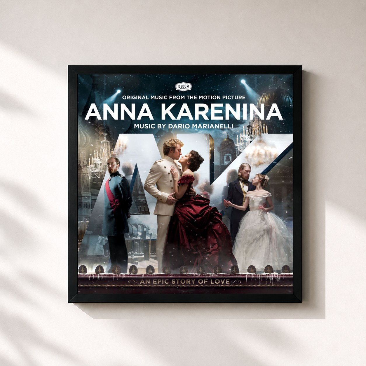 #noir Tableau carré de l'album Anna Karenina (Original Music From The Motion Picture) (International Version) de Dario Marianelli, cadre noir 32x32 cm