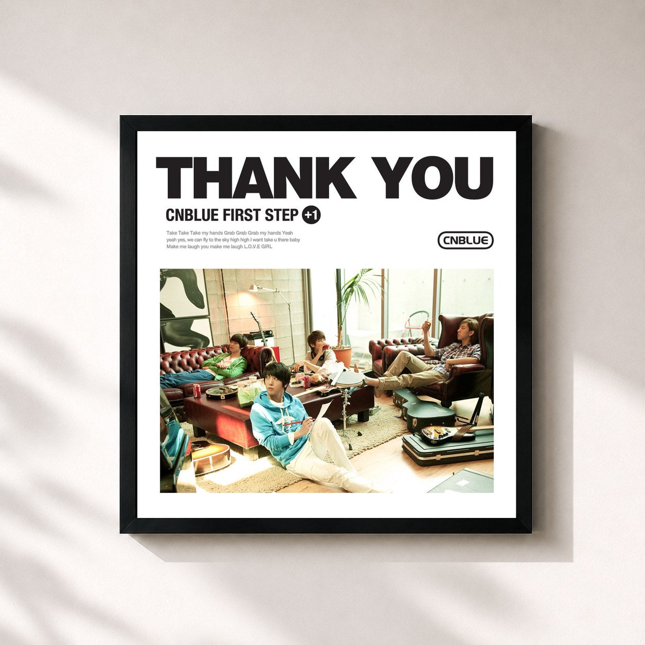 #noir Tableau carré de l'album FIRST STEP +1 THANK YOU de CNBLUE, cadre noir 32x32 cm
