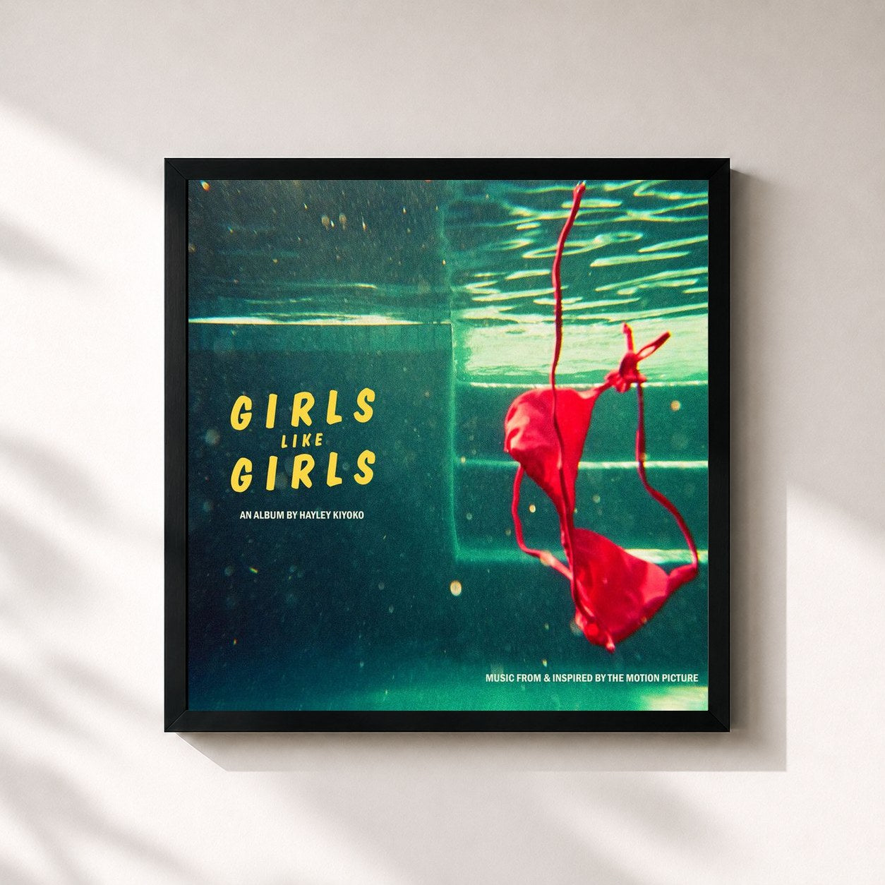 #noir Tableau carré de l'album girls like girls the album de Hayley Kiyoko, cadre noir 32x32 cm