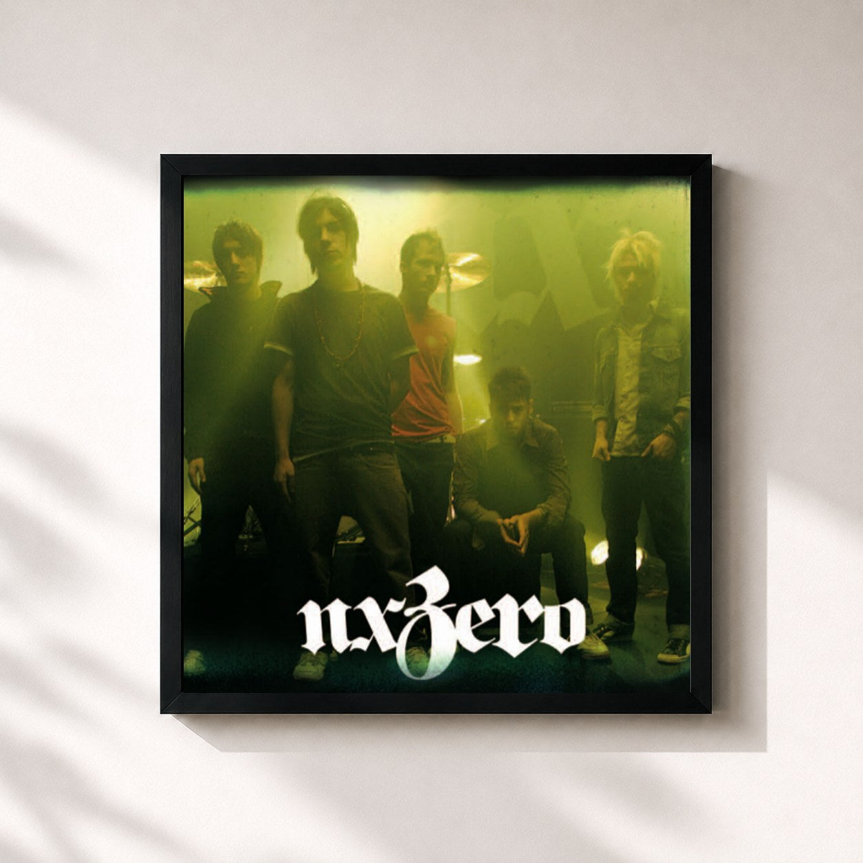 #noir Tableau carré de l'album NX Zero de NX Zero, cadre noir 32x32 cm