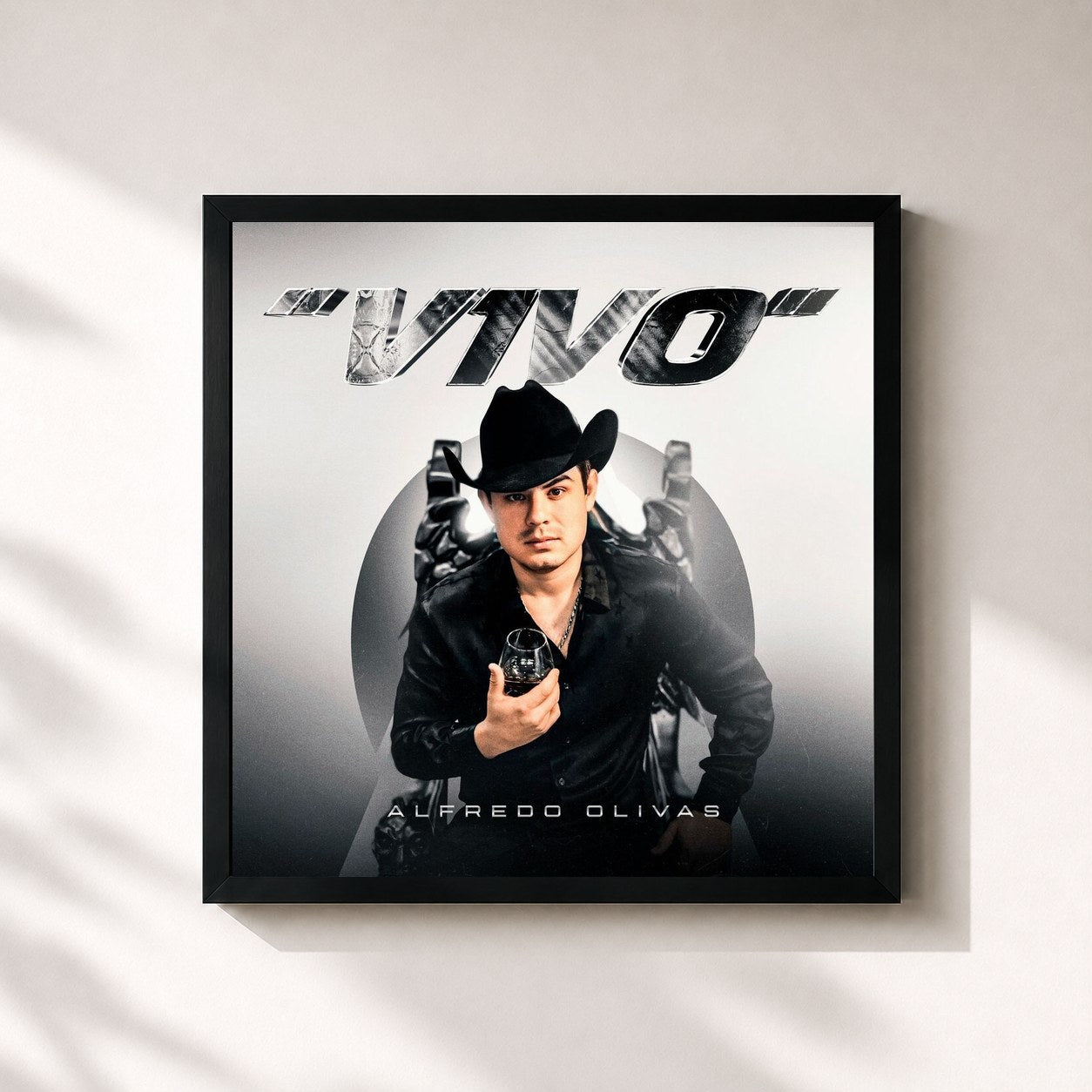 #noir Tableau carré de l'album "V1V0" de Alfredo Olivas, cadre noir 32x32 cm