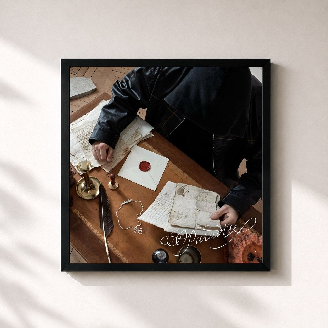 #noir Tableau carré de l'album Paradise de Ikaz Boi, cadre noir 32x32 cm