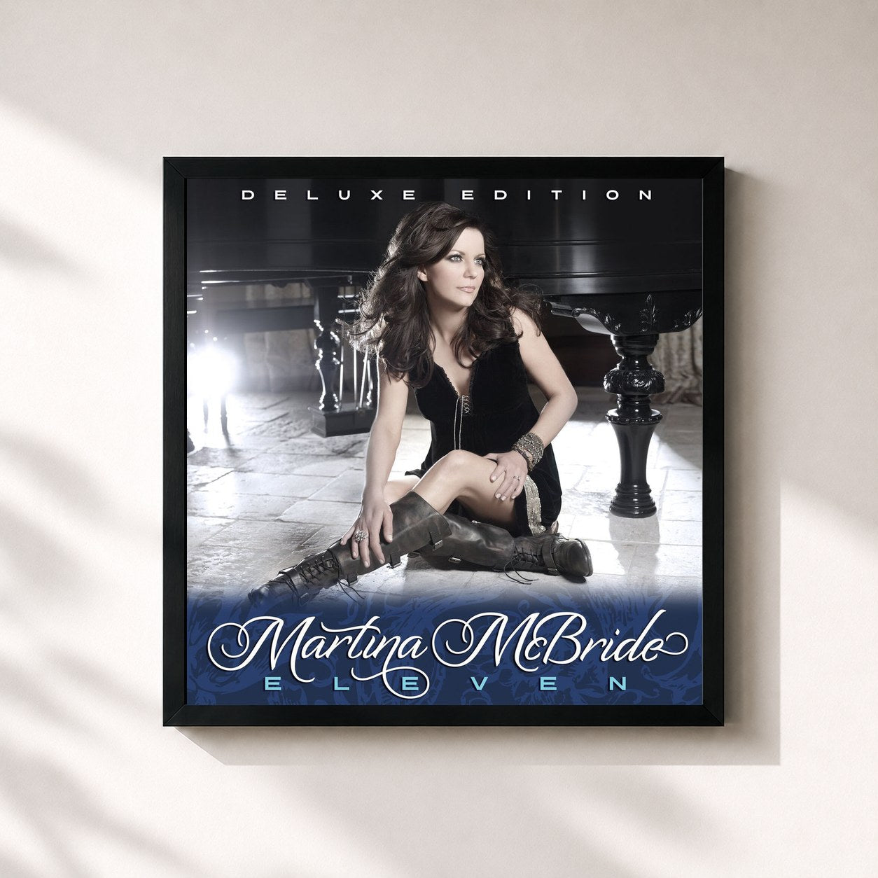 #noir Tableau carré de l'album Eleven (Deluxe Edition) de Martina McBride, cadre noir 32x32 cm