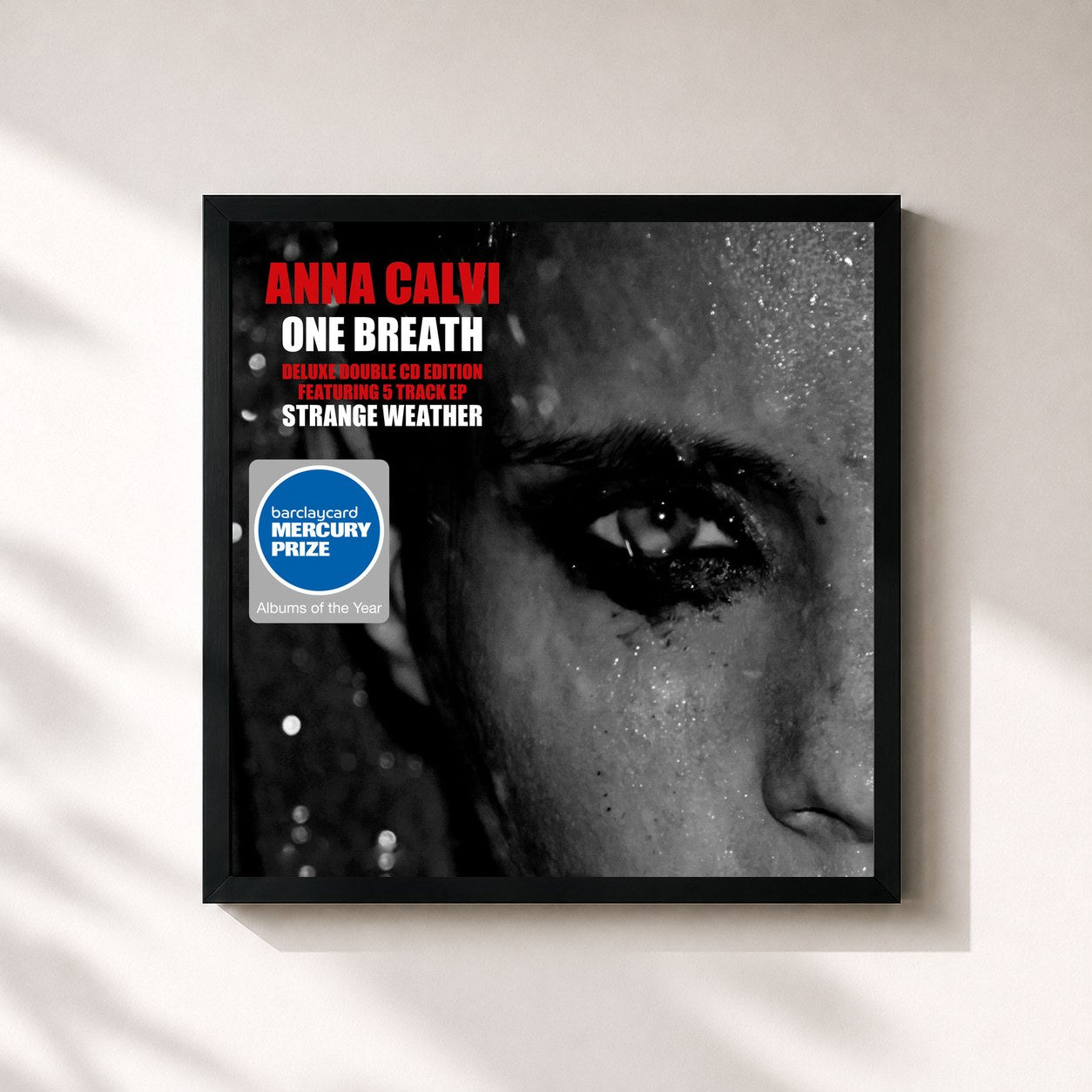 #noir Tableau carré de l'album One Breath (Deluxe Edition) de Anna Calvi, cadre noir 32x32 cm