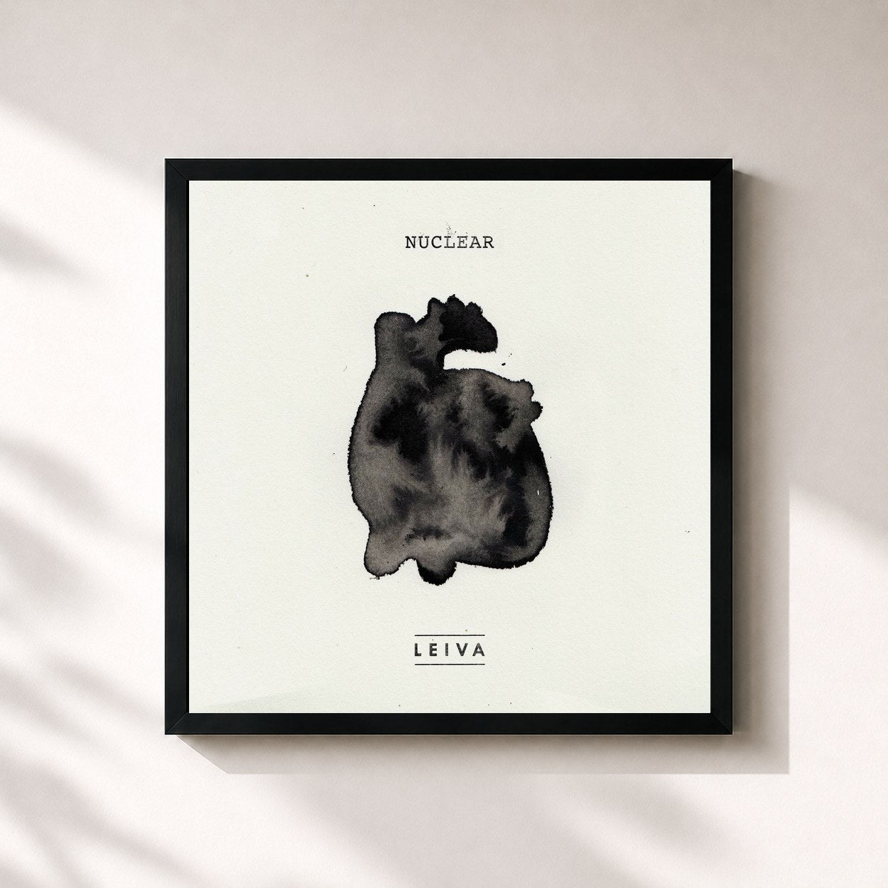 #noir Tableau carré de l'album Nuclear de Leiva, cadre noir 32x32 cm