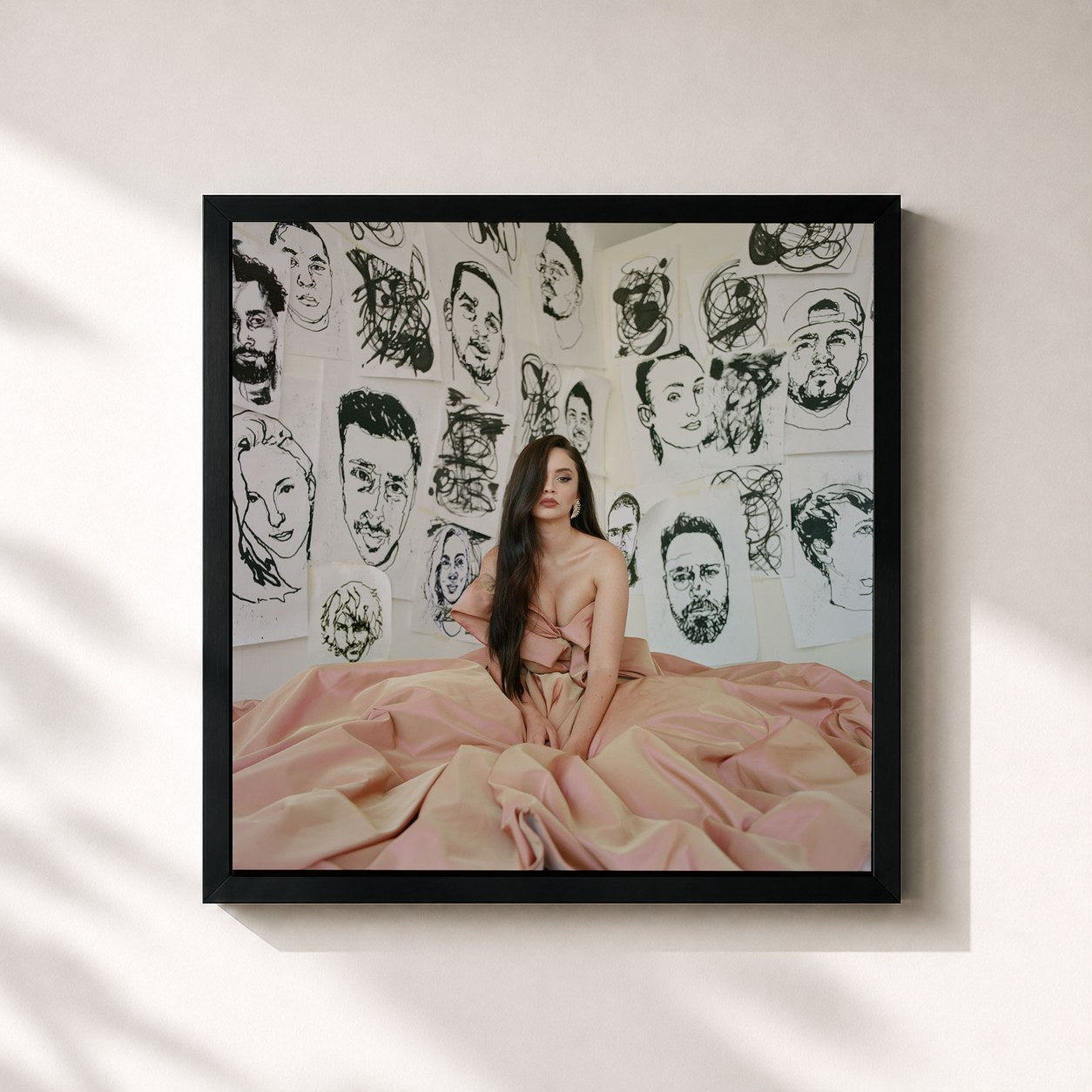 #noir Tableau carré de l'album Truth Is de Sabrina Claudio, cadre noir 32x32 cm