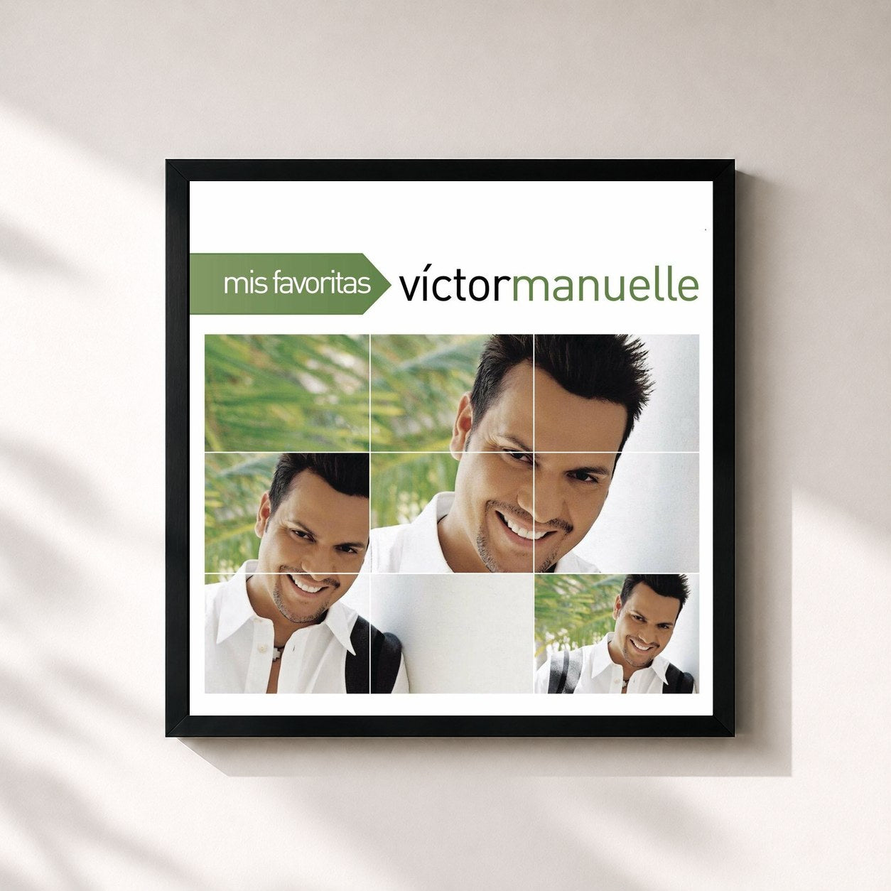 #noir Tableau carré de l'album Mis Favoritas de Victor Manuelle, cadre noir 32x32 cm