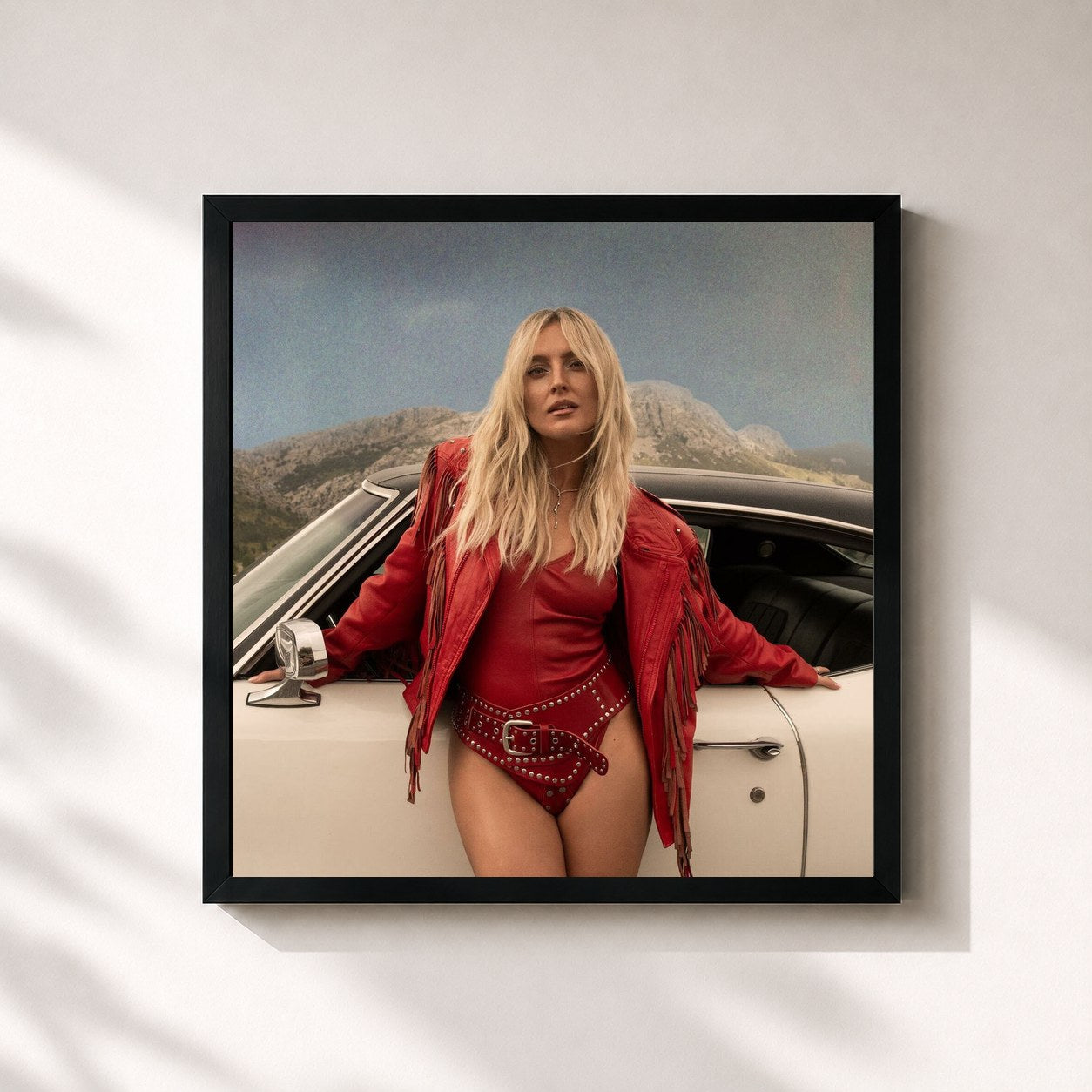 #noir Tableau carré de l'album You Go Your Way de Perrie, cadre noir 32x32 cm
