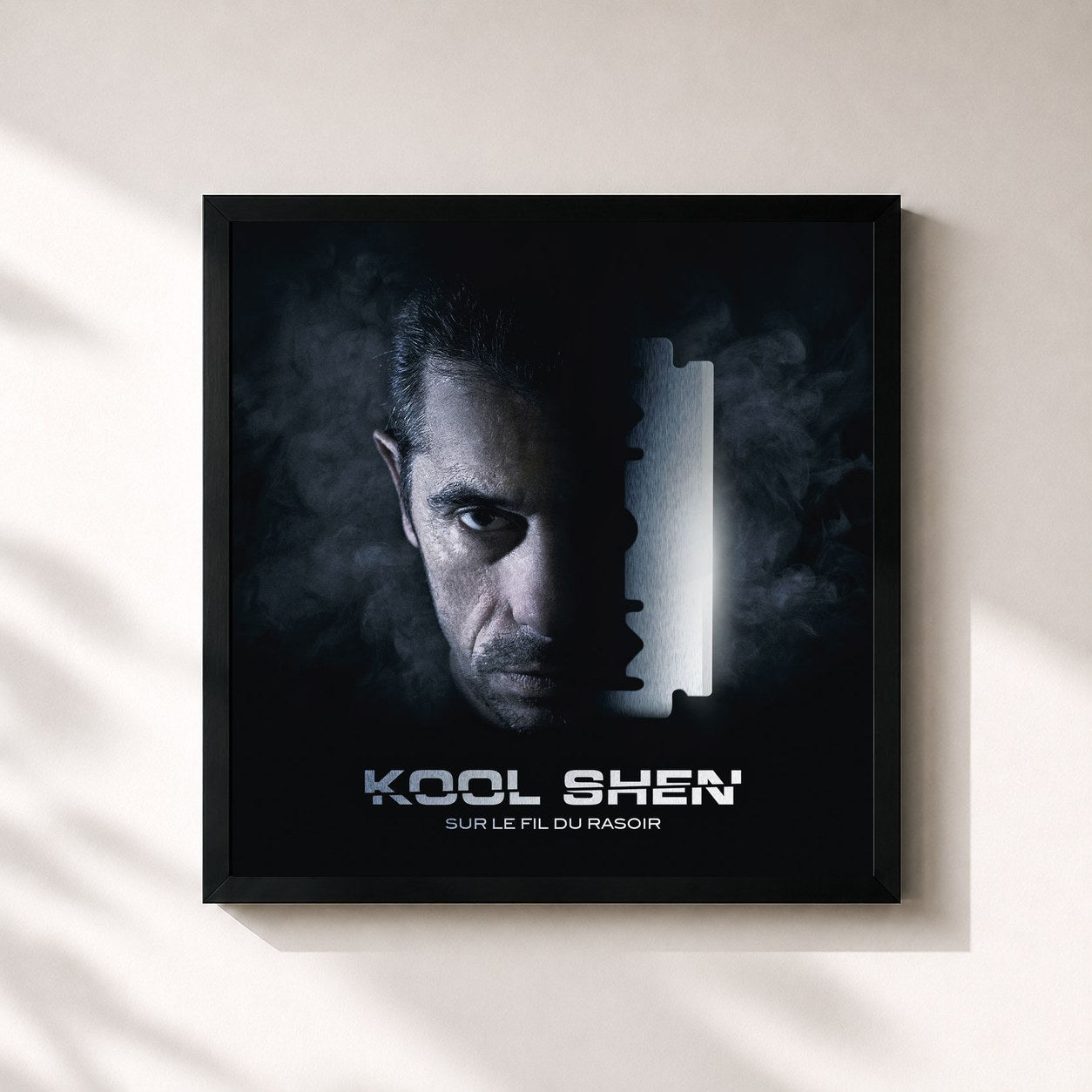 #noir Tableau carré de l'album Sur le fil du rasoir de Kool Shen, cadre noir 32x32 cm