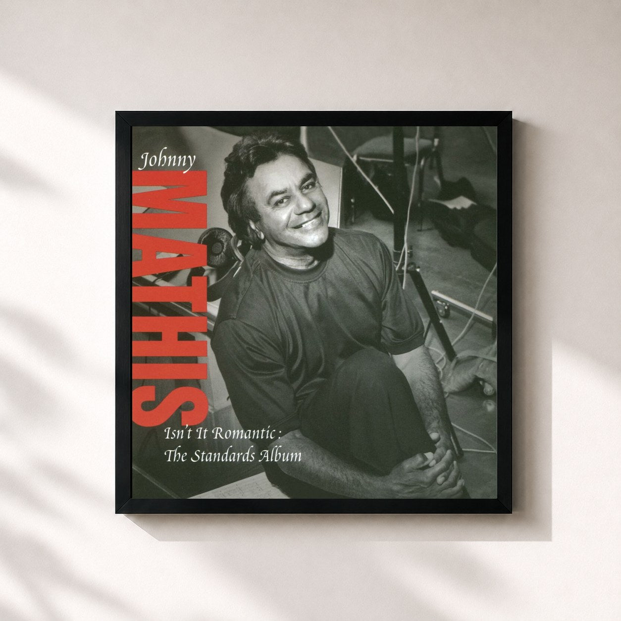 #noir Tableau carré de l'album Isn't it Romantic: The Standards Album de Johnny Mathis, cadre noir 32x32 cm