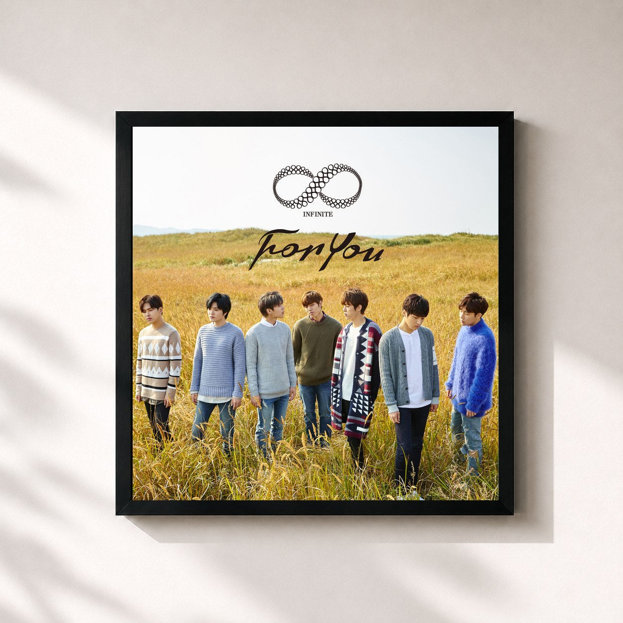 #noir Tableau carré de l'album For You de INFINITE, cadre noir 32x32 cm