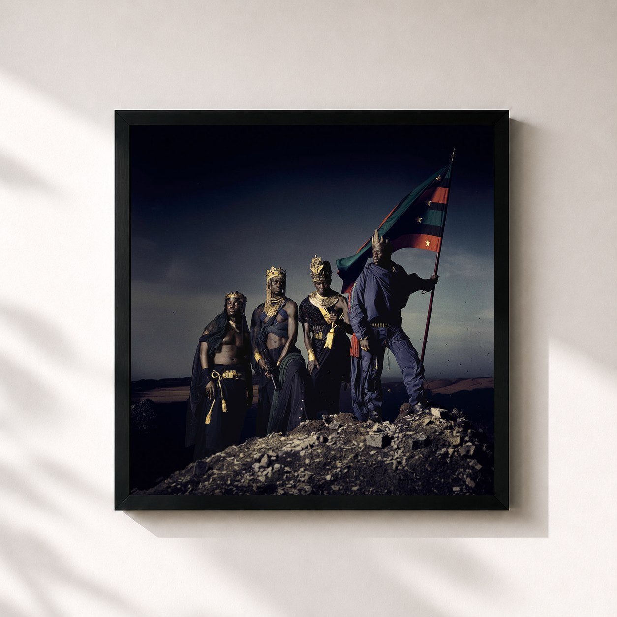 #noir Tableau carré de l'album Afrikan Alien de Pa Salieu, cadre noir 32x32 cm