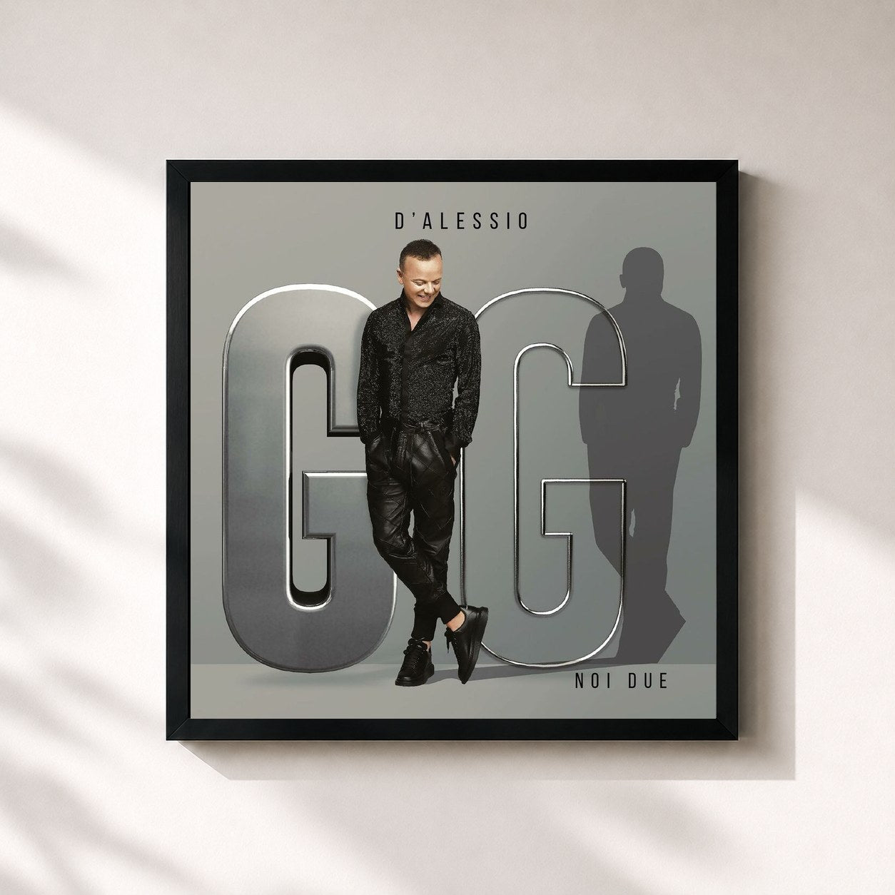 #noir Tableau carré de l'album Noi due de Gigi D'Alessio, cadre noir 32x32 cm