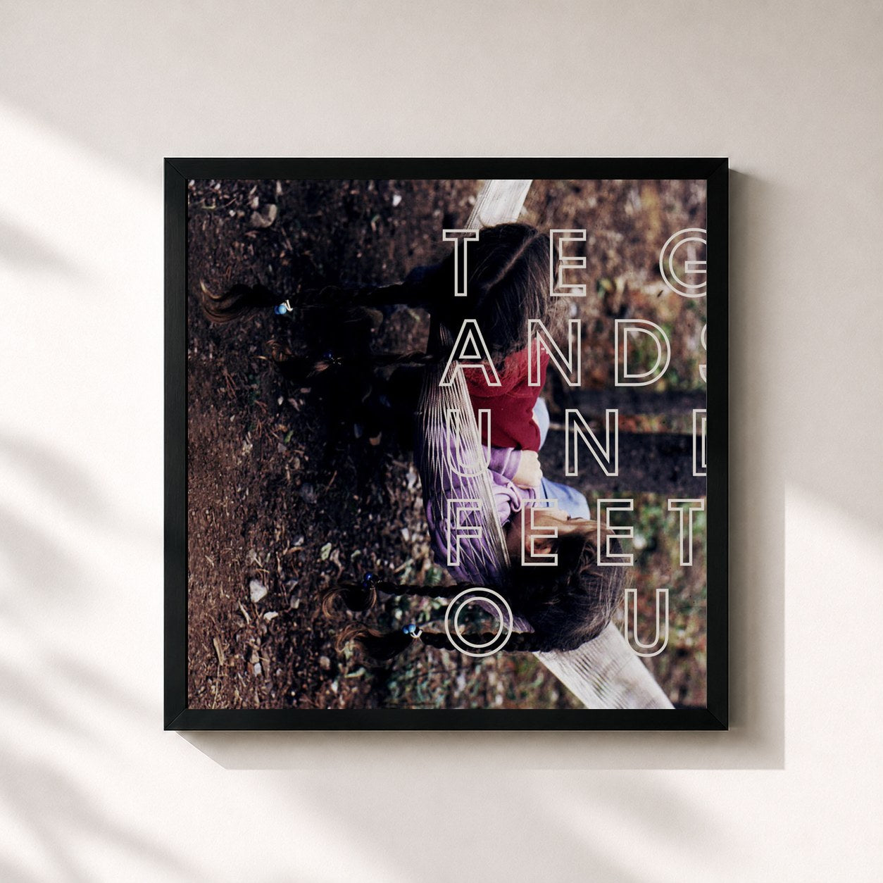 #noir Tableau carré de l'album Under Feet Like Ours de Tegan and Sara, cadre noir 32x32 cm
