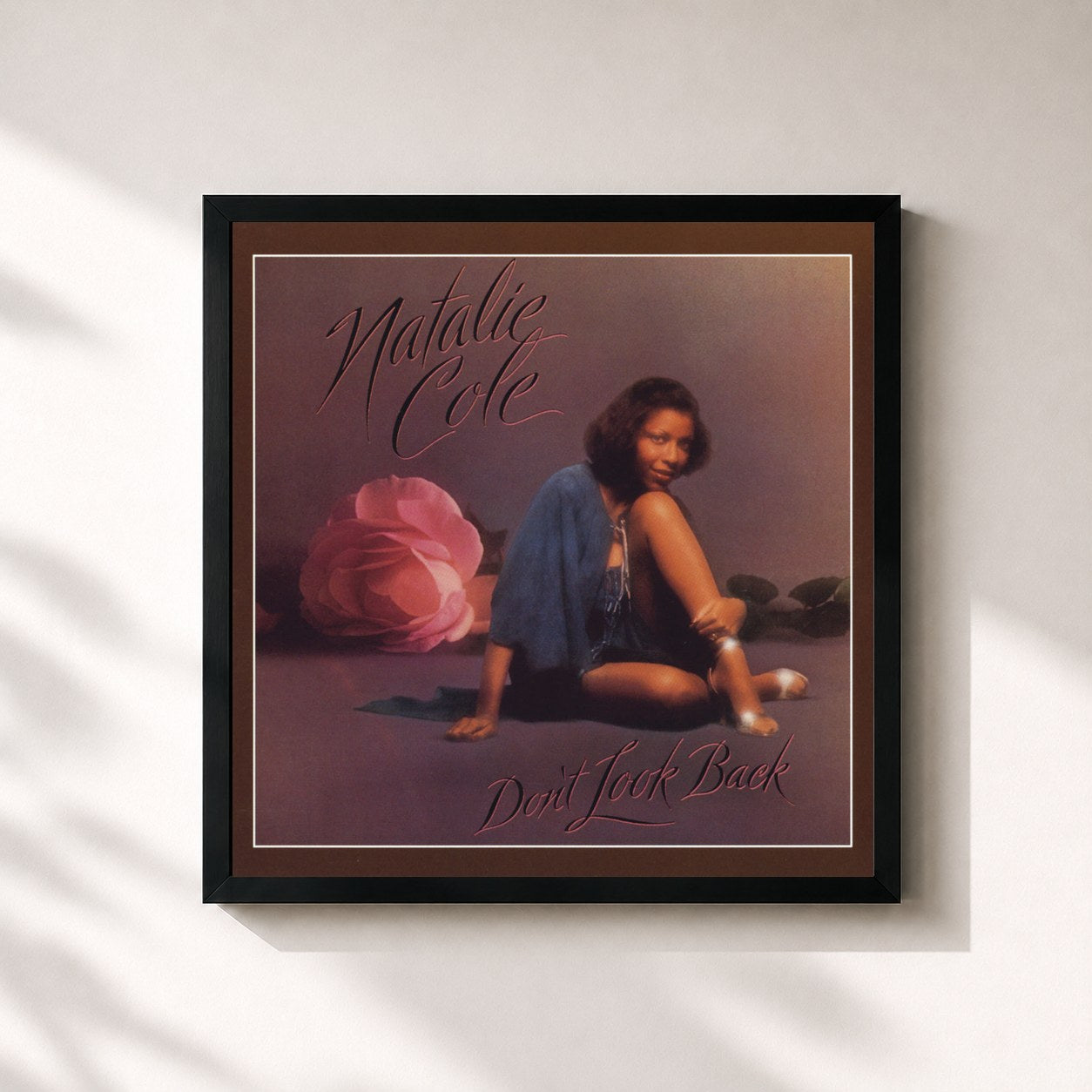 #noir Tableau carré de l'album Don't Look Back de Natalie Cole, cadre noir 32x32 cm