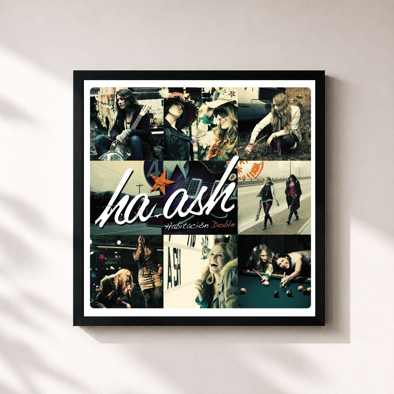 #noir Tableau carré de l'album Habitación Doble de HA-ASH, cadre noir 32x32 cm