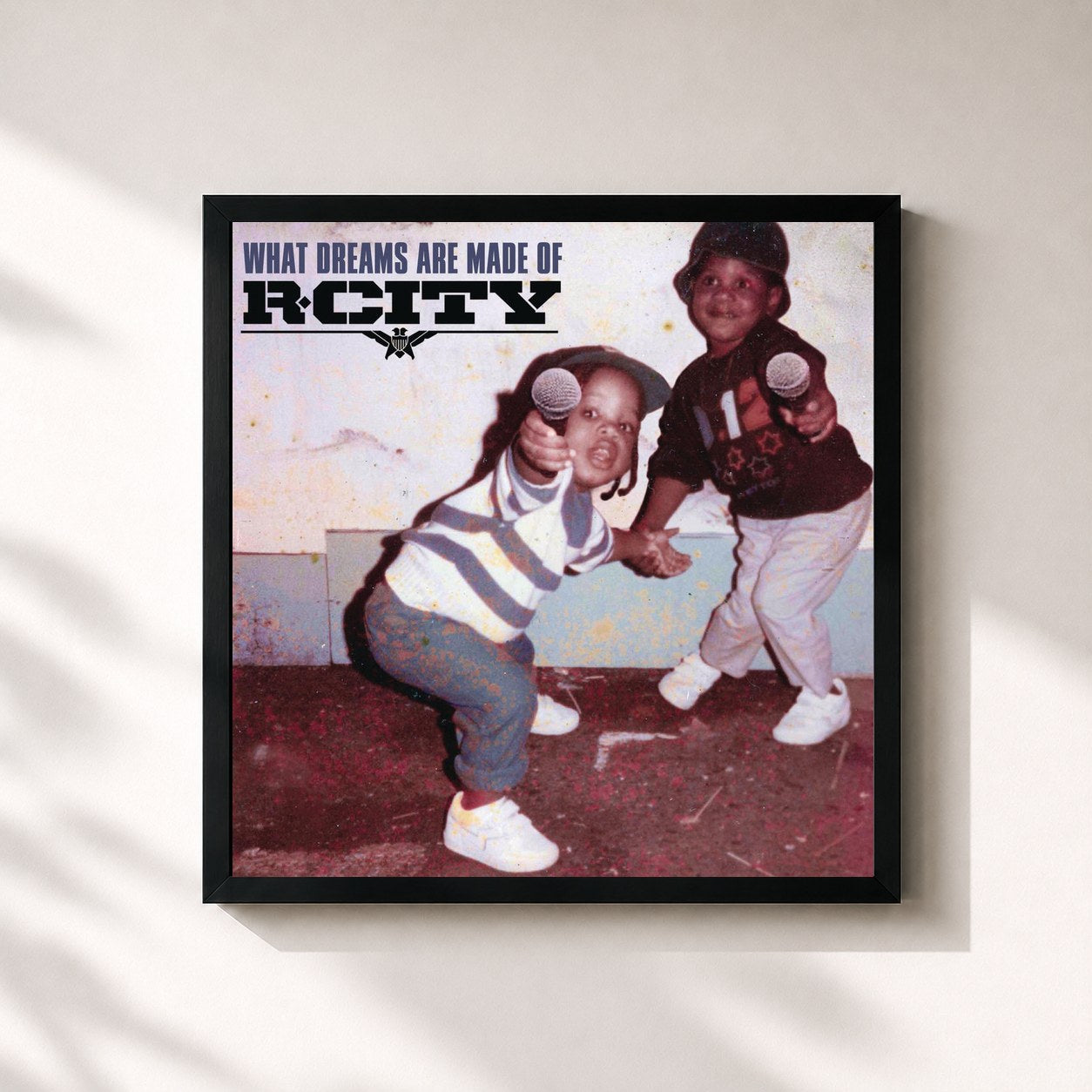 #noir Tableau carré de l'album What Dreams Are Made Of de R. City, cadre noir 32x32 cm