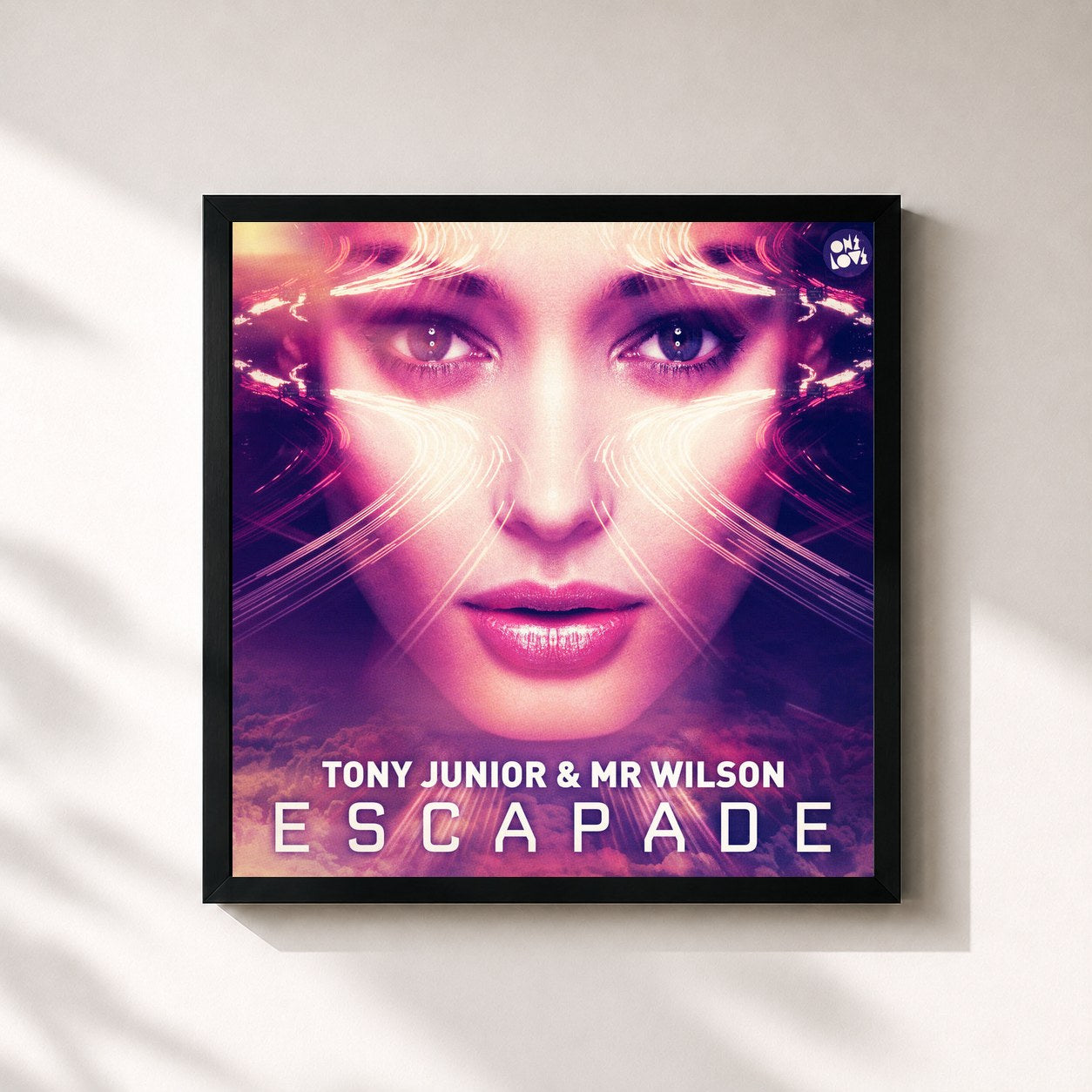 #noir Tableau carré de l'album Escapade de Tony Junior, cadre noir 32x32 cm