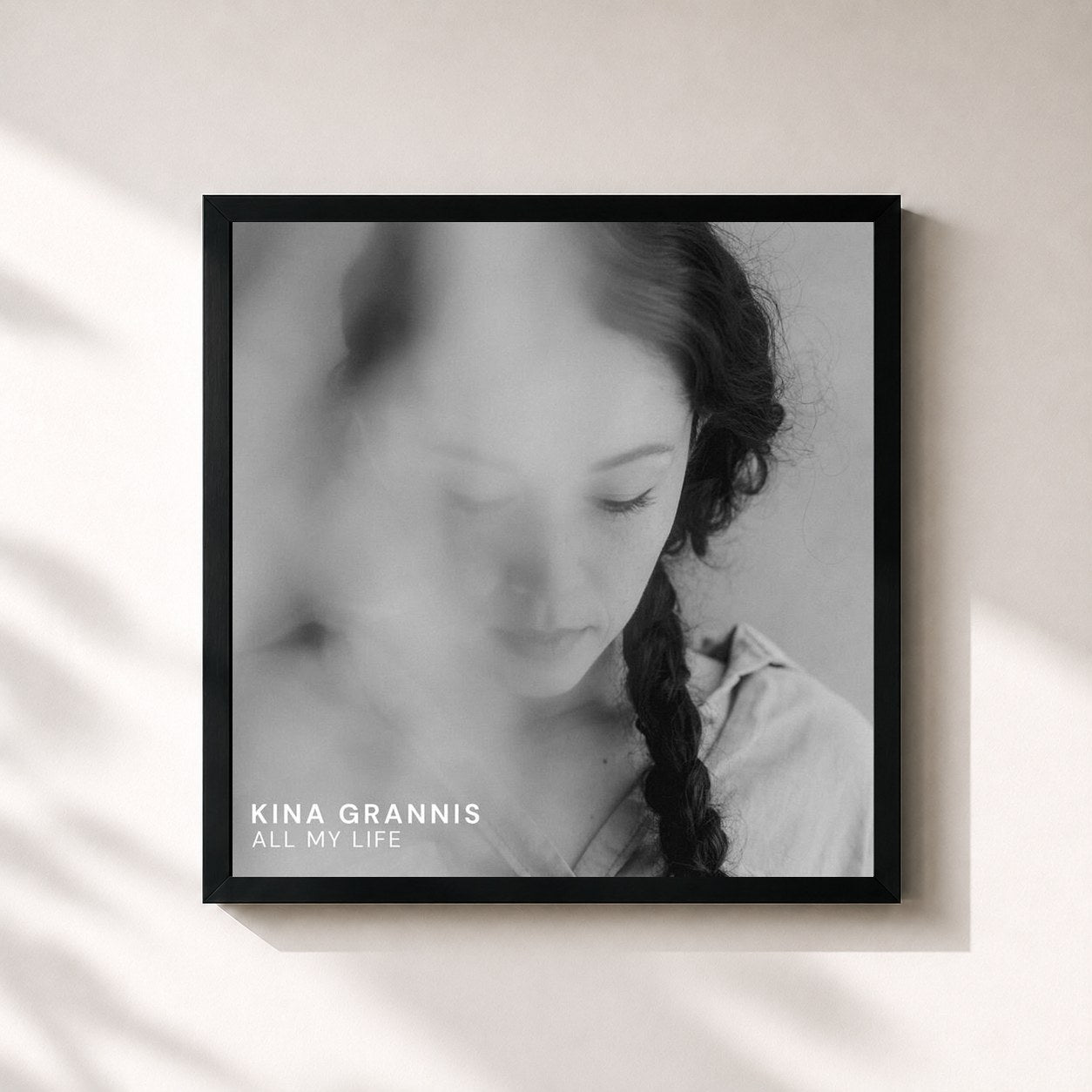 #noir Tableau carré de l'album All My Life de Kina Grannis, cadre noir 32x32 cm