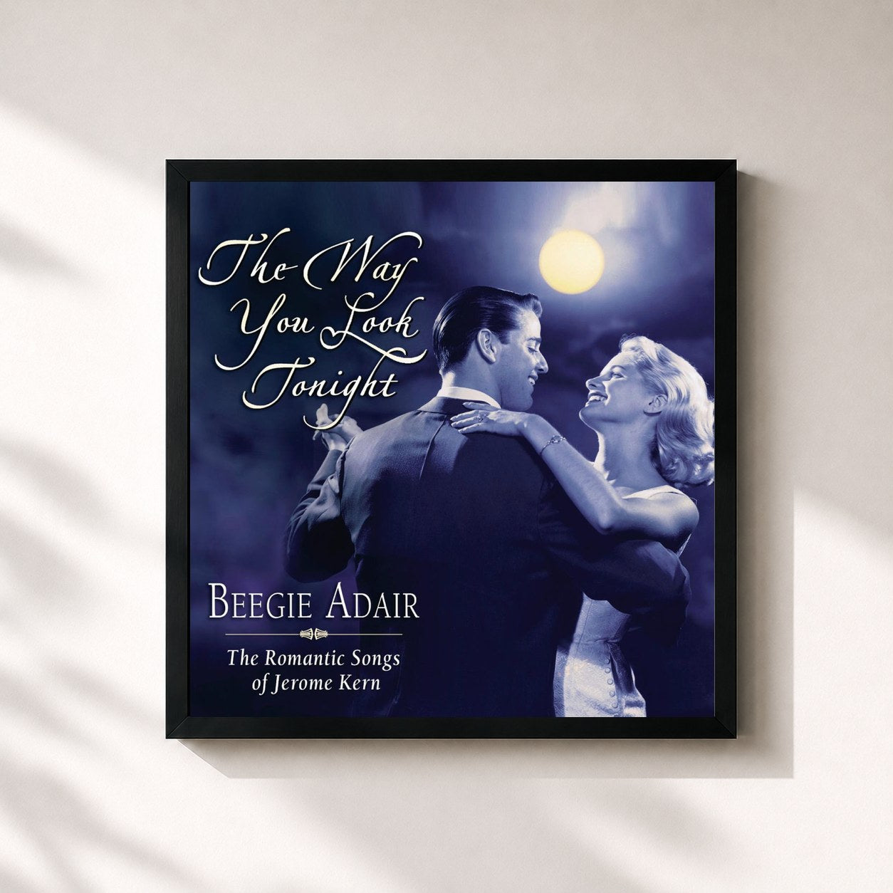 #noir Tableau carré de l'album The Way You Look Tonight de Beegie Adair, cadre noir 32x32 cm