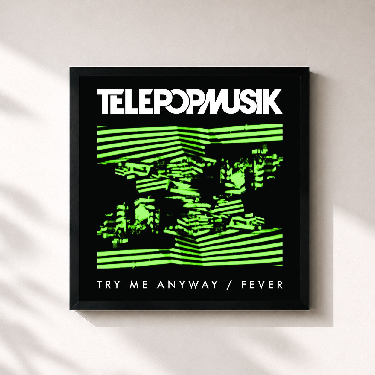#noir Tableau carré de l'album Try Me Anyway / Fever de Télépopmusik, cadre noir 32x32 cm