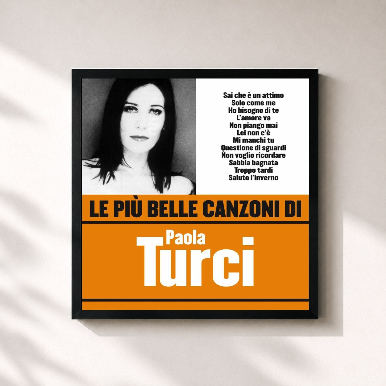 #noir Tableau carré de l'album Le più belle canzoni di Paola Turci de Paola Turci, cadre noir 32x32 cm