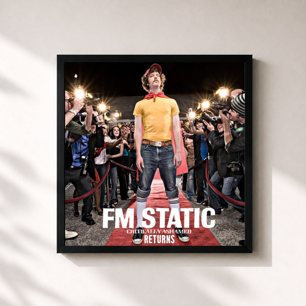 #noir Tableau carré de l'album Critically Ashamed Returns de FM Static, cadre noir 32x32 cm