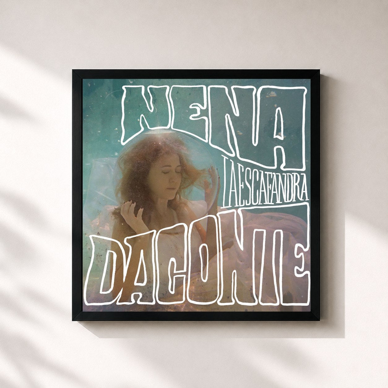 #noir Tableau carré de l'album La Escafandra de Nena Daconte, cadre noir 32x32 cm