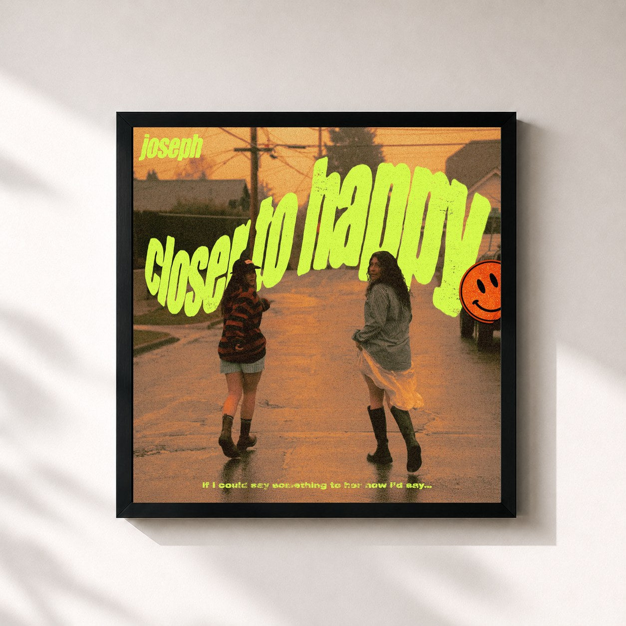 #noir Tableau carré de l'album Closer to Happy de Joseph, cadre noir 32x32 cm