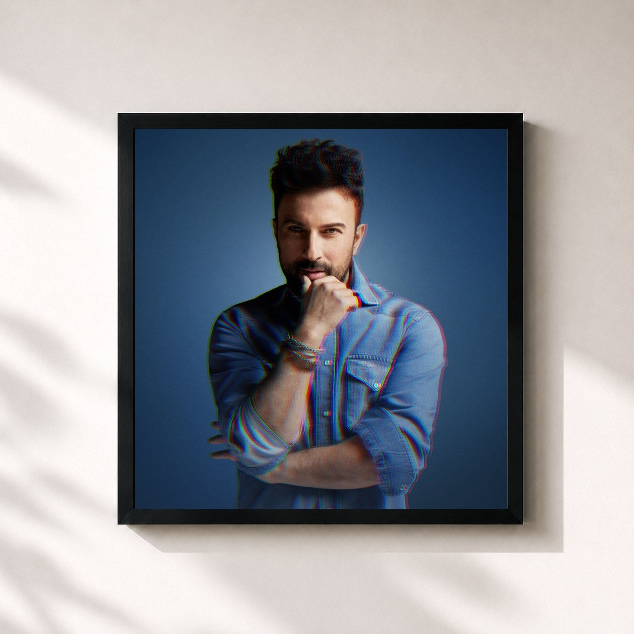 #noir Tableau carré de l'album Kuantum 51 de Tarkan, cadre noir 32x32 cm