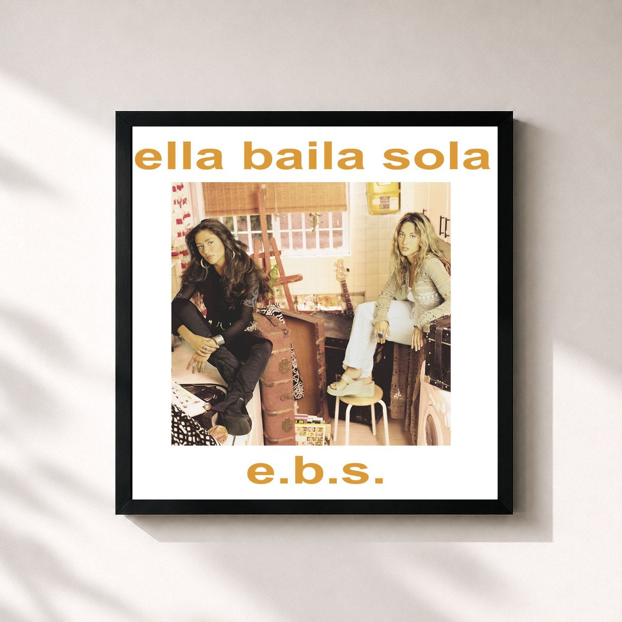#noir Tableau carré de l'album E.B.S. de Ella baila sola, cadre noir 32x32 cm