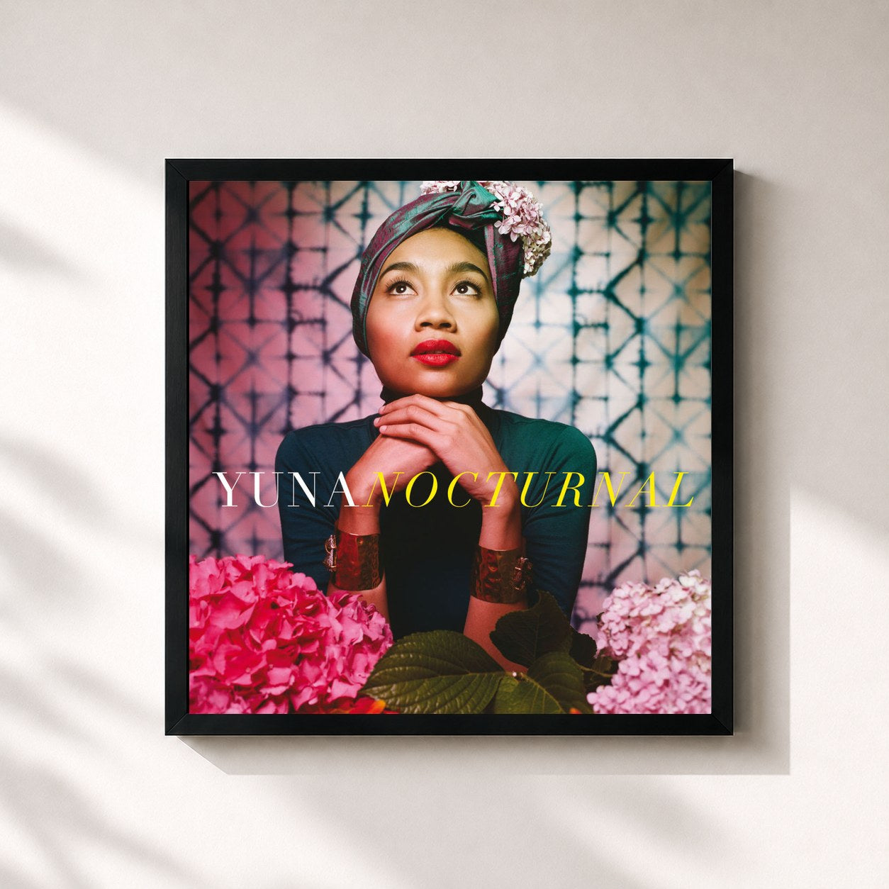 #noir Tableau carré de l'album Nocturnal de Yuna, cadre noir 32x32 cm