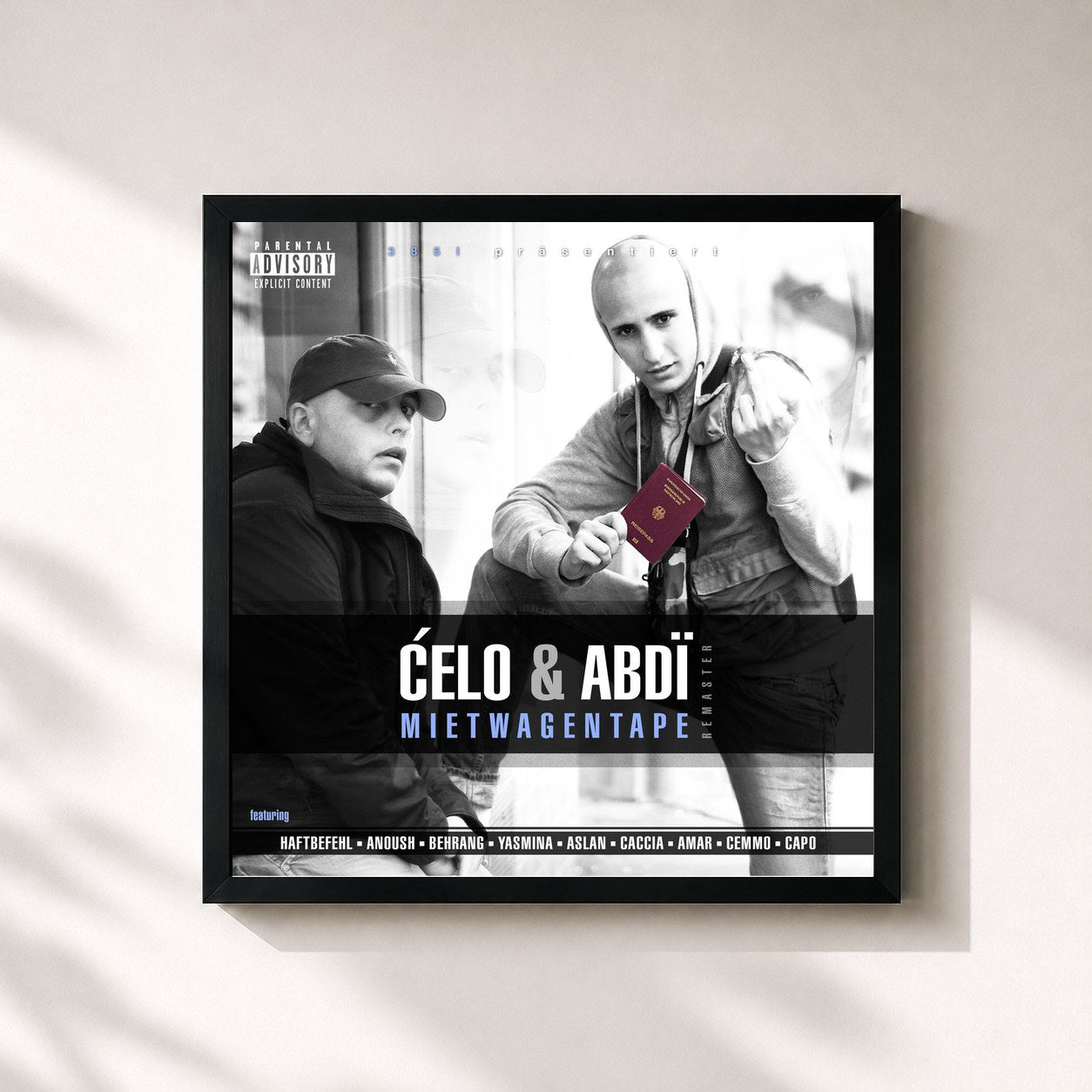 #noir Tableau carré de l'album Mietwagentape (Remastered) de Celo & Abdi, cadre noir 32x32 cm
