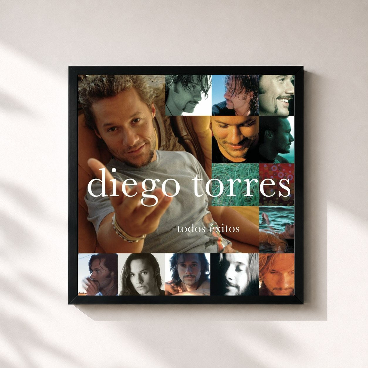 #noir Tableau carré de l'album Todos Exitos de Diego Torres, cadre noir 32x32 cm