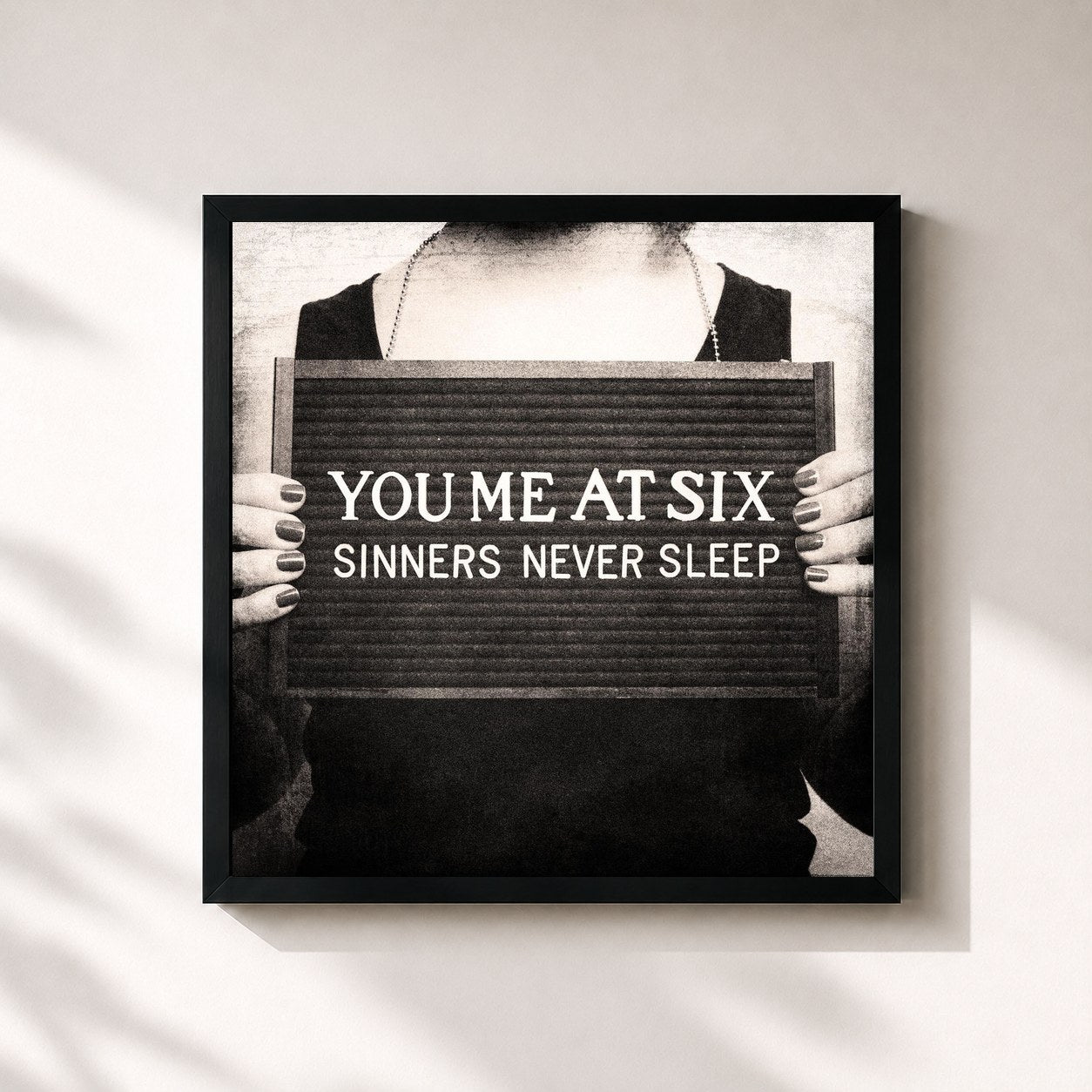 #noir Tableau carré de l'album Sinners Never Sleep de You Me At Six, cadre noir 32x32 cm