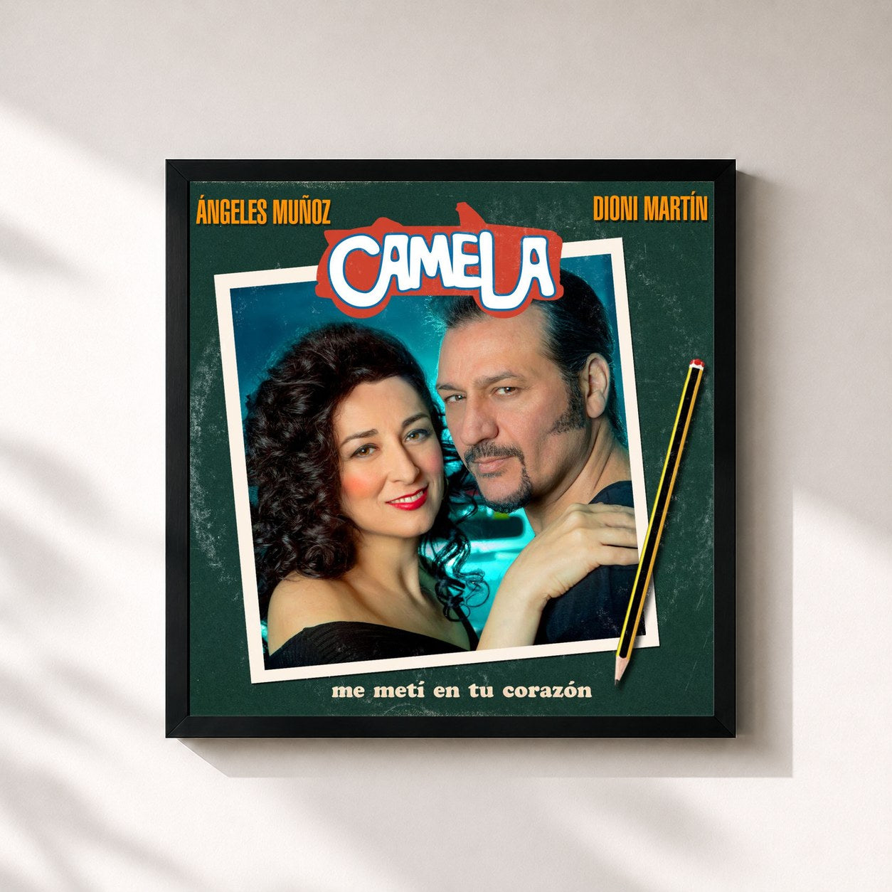 #noir Tableau carré de l'album Me metí en tu corazón de Camela, cadre noir 32x32 cm