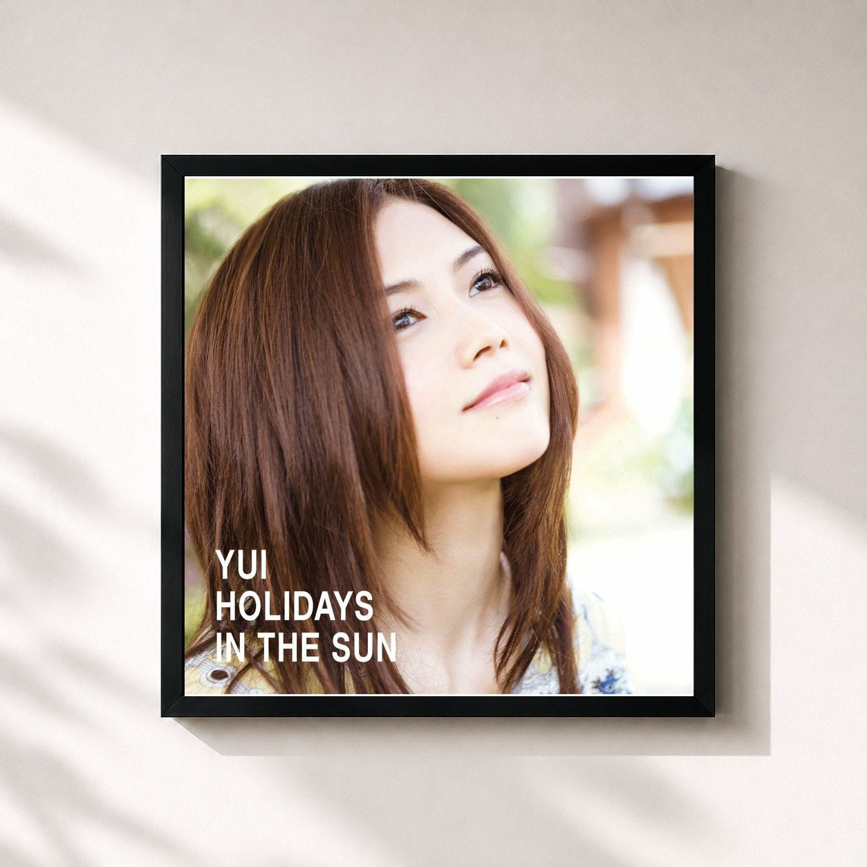 #noir Tableau carré de l'album HOLIDAYS IN THE SUN de YUI, cadre noir 32x32 cm