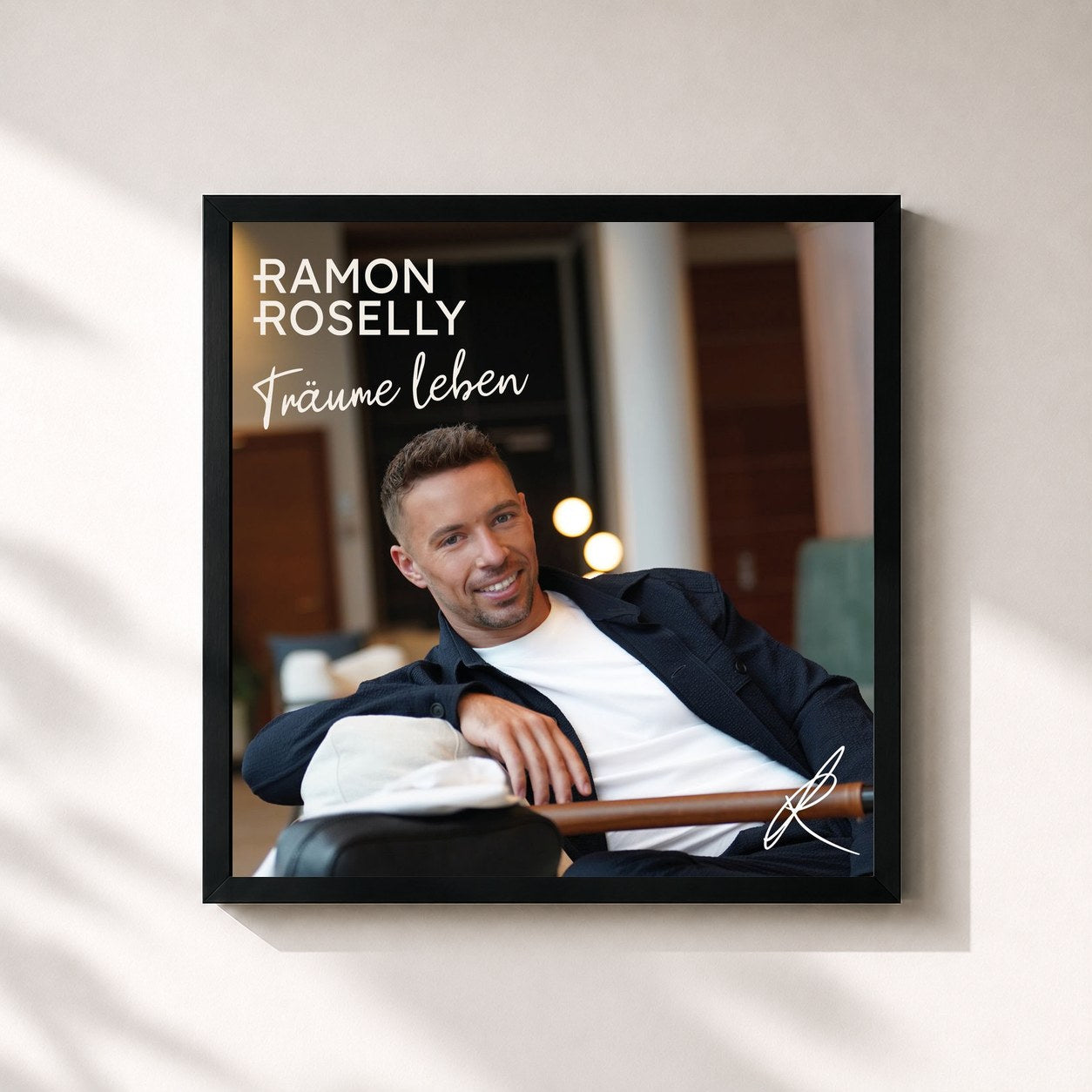 #noir Tableau carré de l'album Träume leben de Ramon Roselly, cadre noir 32x32 cm
