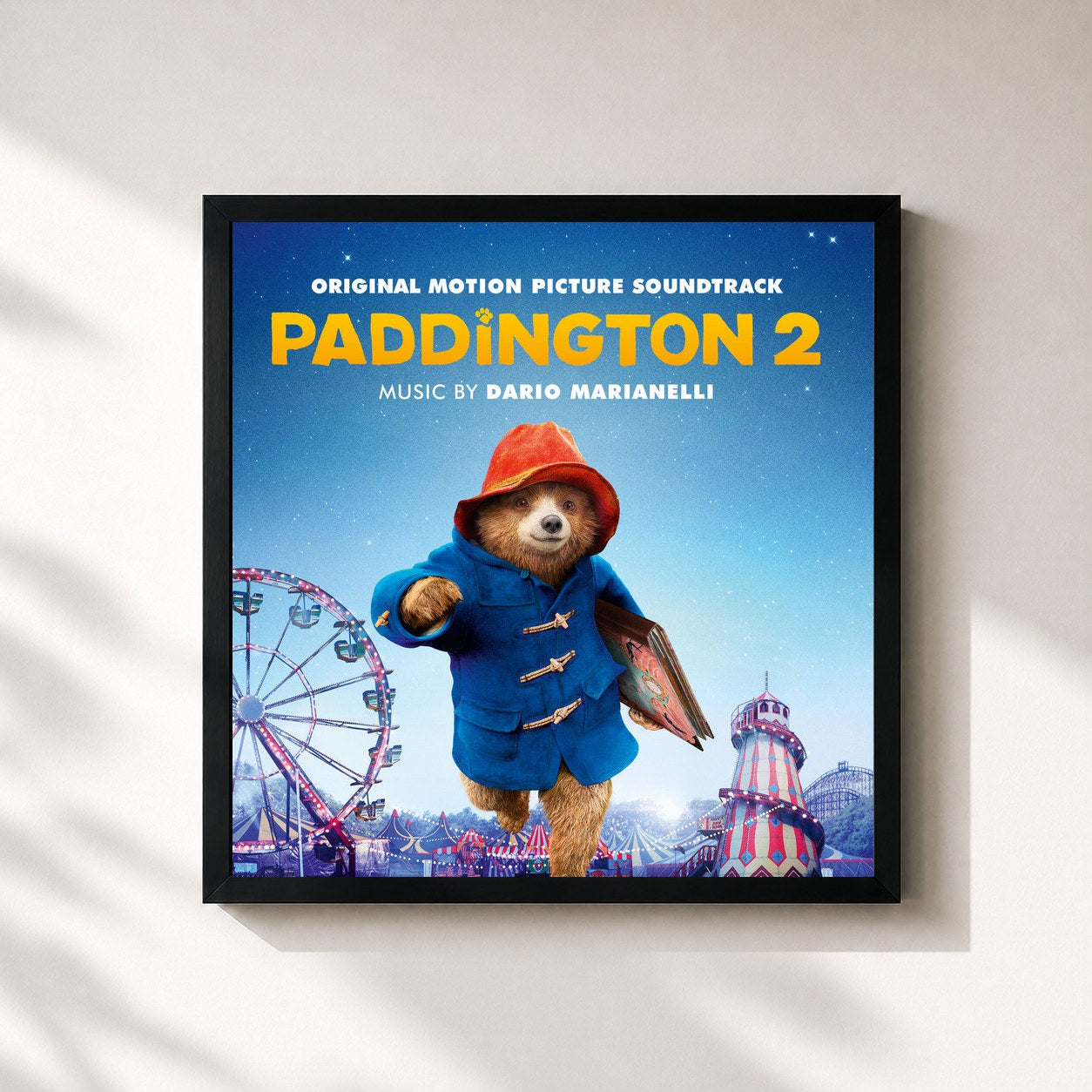 #noir Tableau carré de l'album Paddington 2 (Original Motion Picture Soundtrack) de Dario Marianelli, cadre noir 32x32 cm