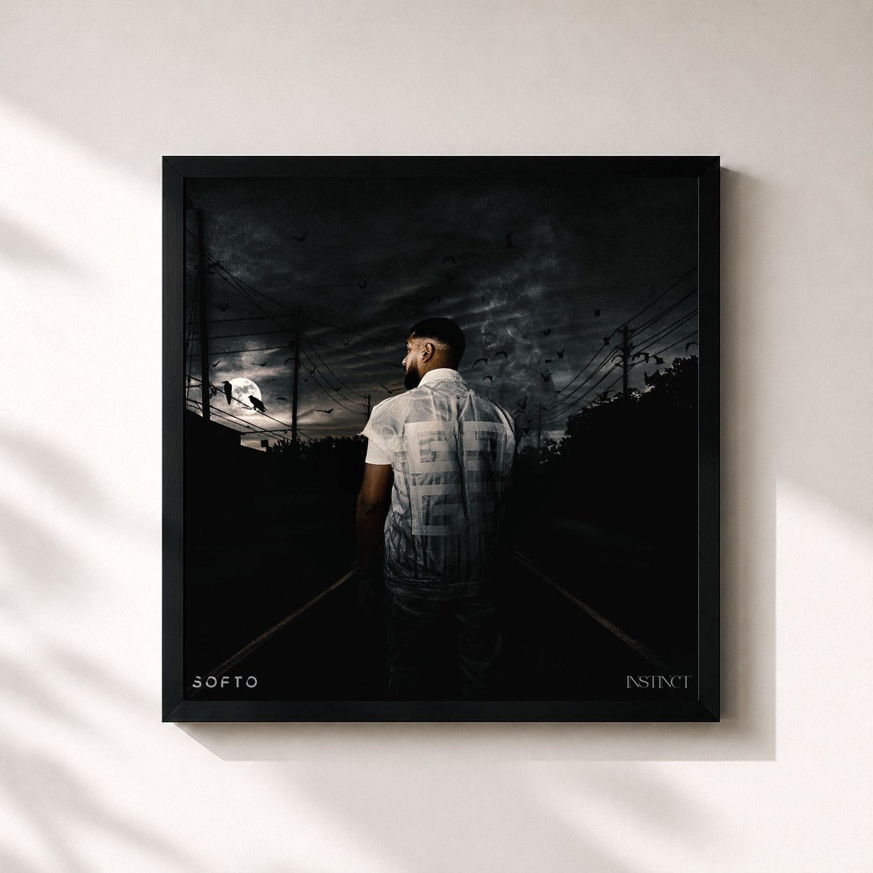 #noir Tableau carré de l'album Instinct de Softo, cadre noir 32x32 cm