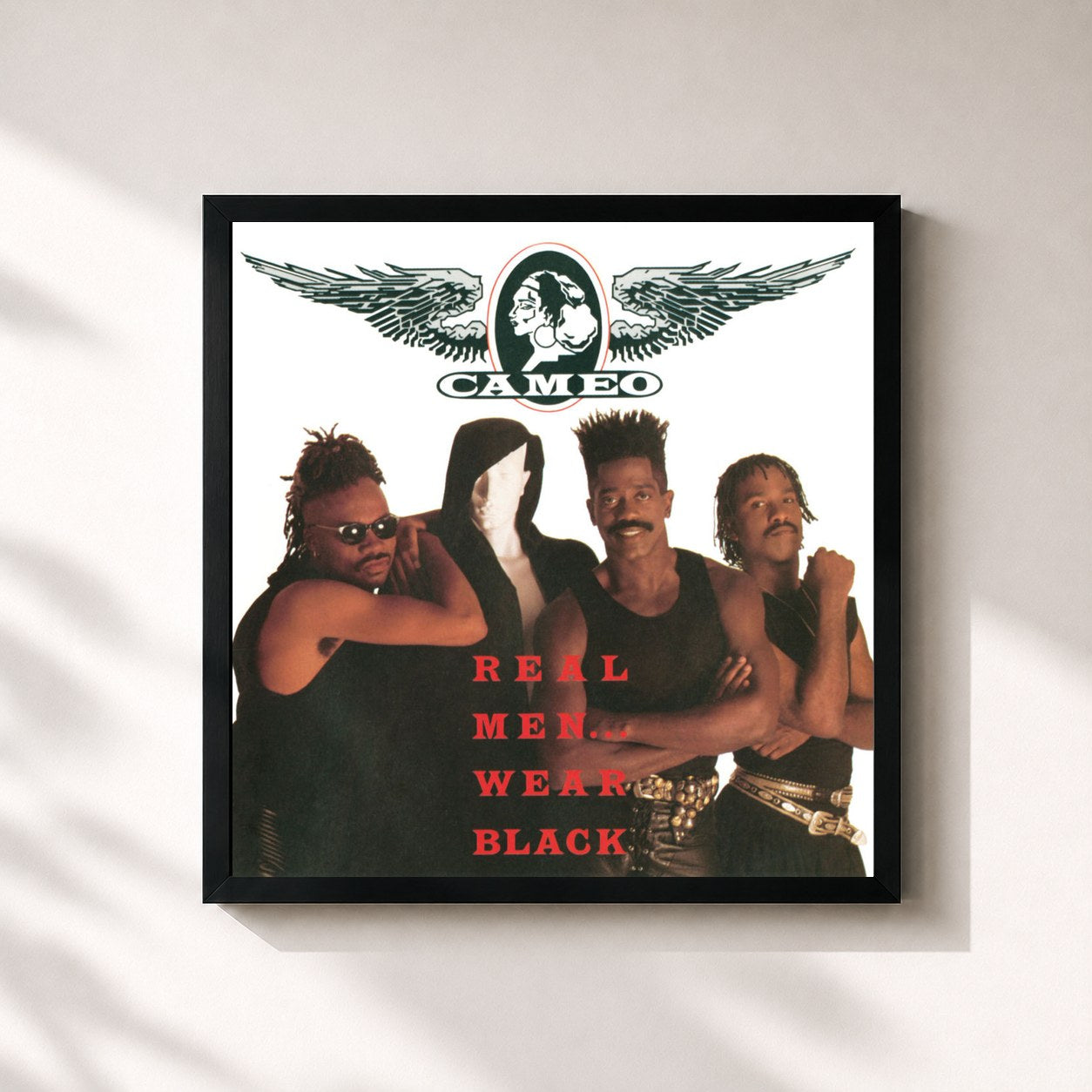 #noir Tableau carré de l'album Real Men Wear Black de Cameo, cadre noir 32x32 cm
