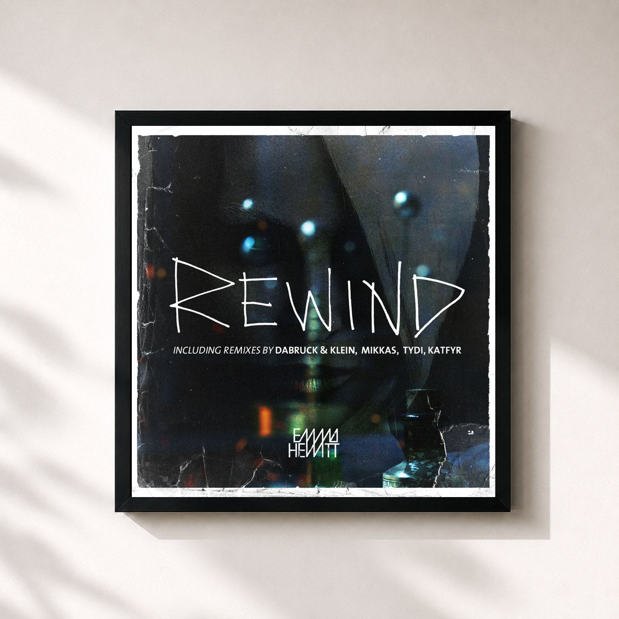 #noir Tableau carré de l'album Rewind de Emma Hewitt, cadre noir 32x32 cm