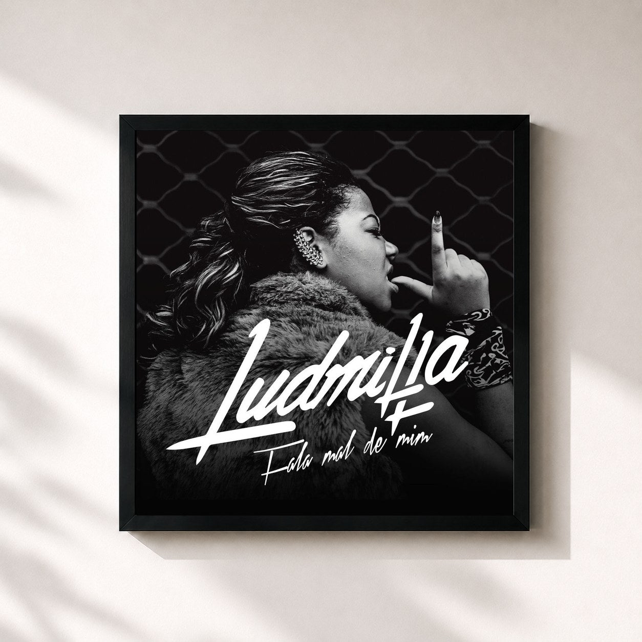 #noir Tableau carré de l'album Fala Mal de Mim de LUDMILLA, cadre noir 32x32 cm