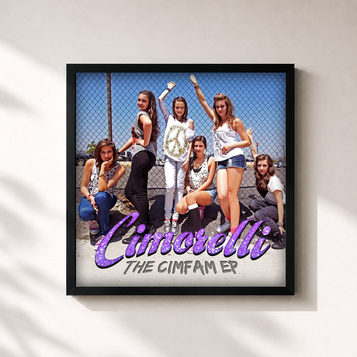 #noir Tableau carré de l'album CimFam EP de Cimorelli, cadre noir 32x32 cm